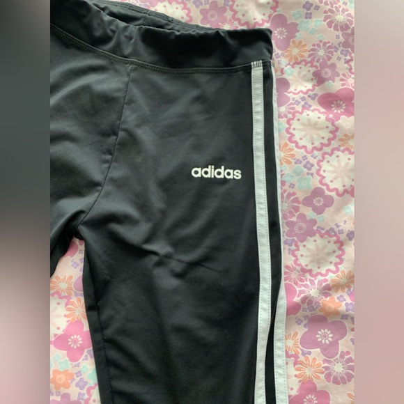 ADIDAS black crop athletic leggings size Medium - Picture 3 of 5
